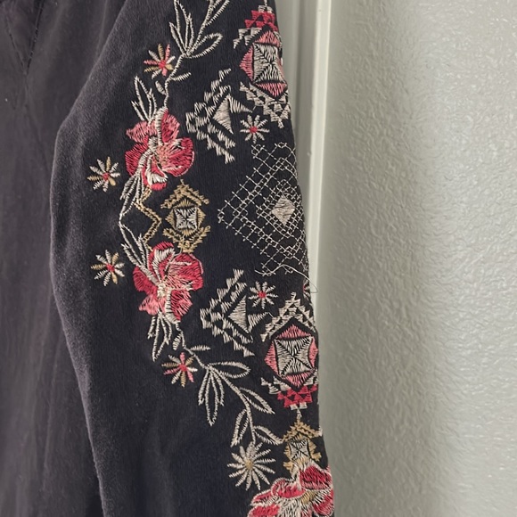 Knox Rose sweatshirt - Picture 2 of 3